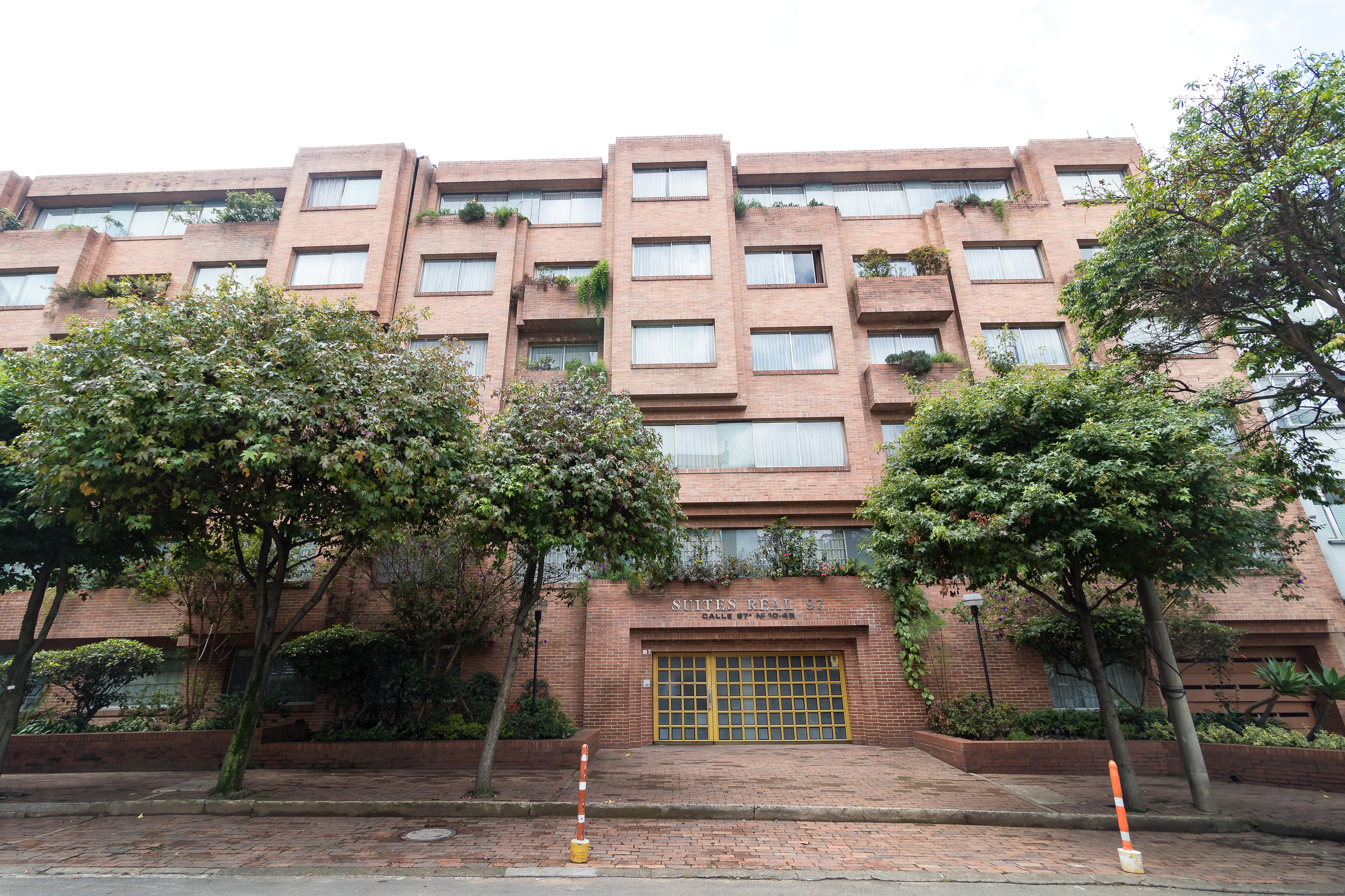 Hotel Suites Real 97 Bogota Bagian luar foto