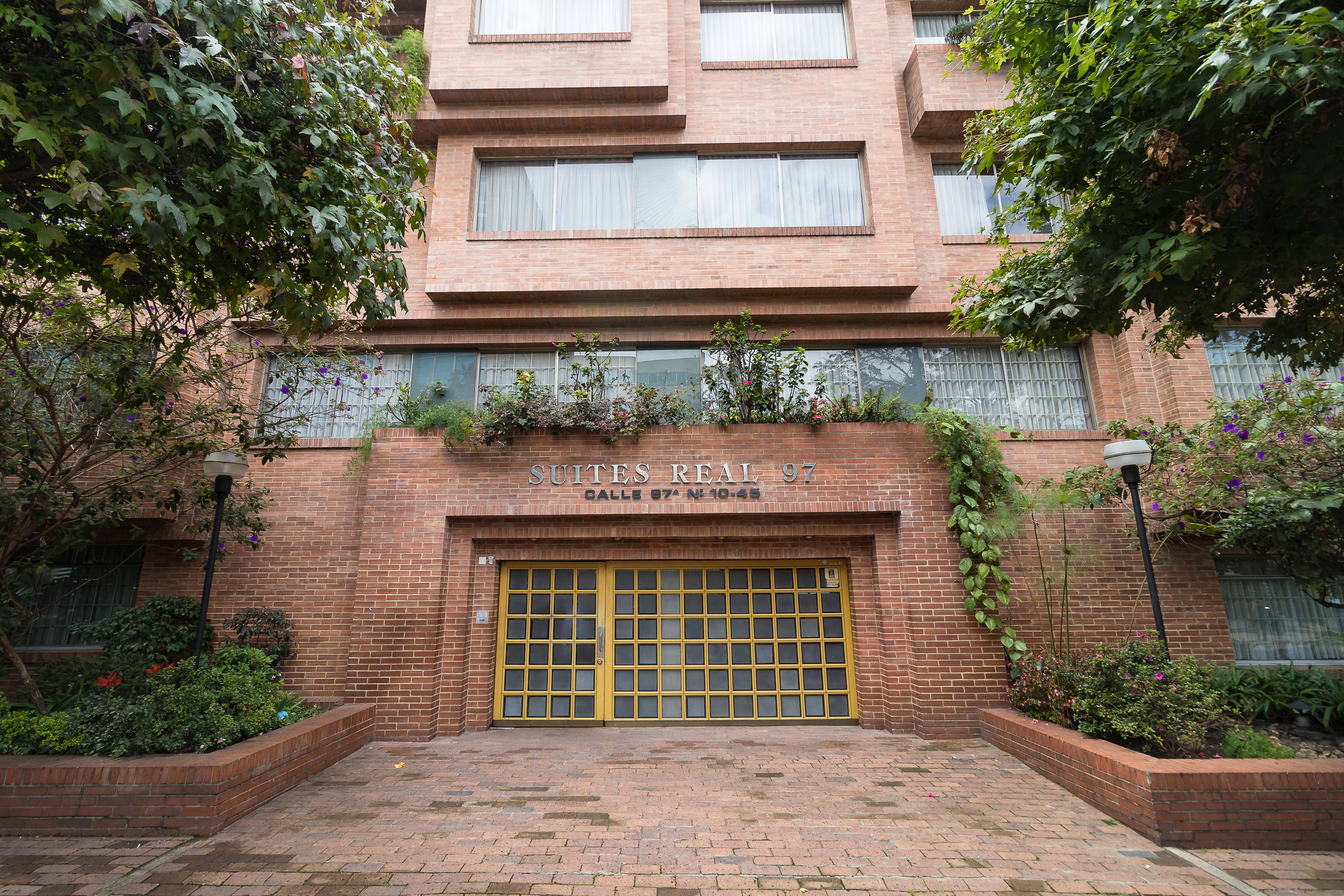 Hotel Suites Real 97 Bogota Bagian luar foto