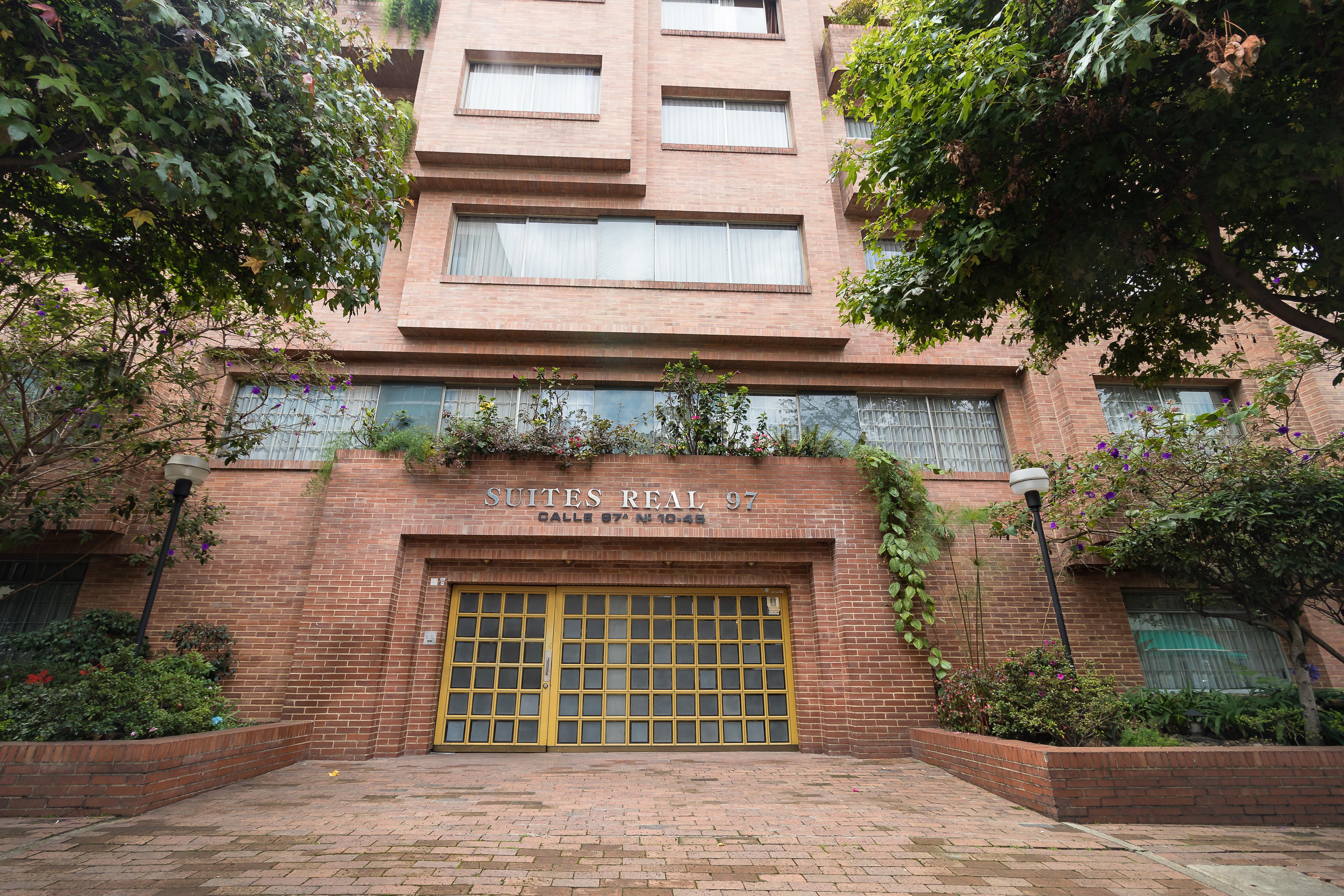 Hotel Suites Real 97 Bogota Bagian luar foto
