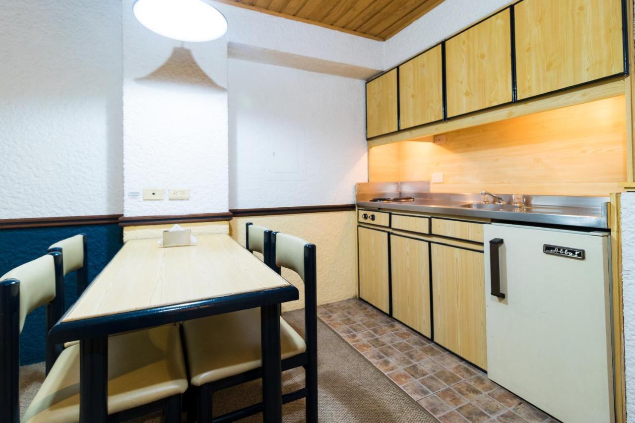 Hotel Suites Real 97 Bogota Bagian luar foto