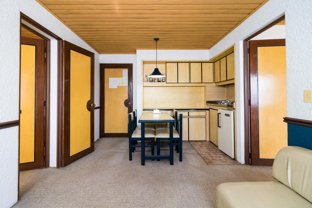 Hotel Suites Real 97 Bogota Bagian luar foto